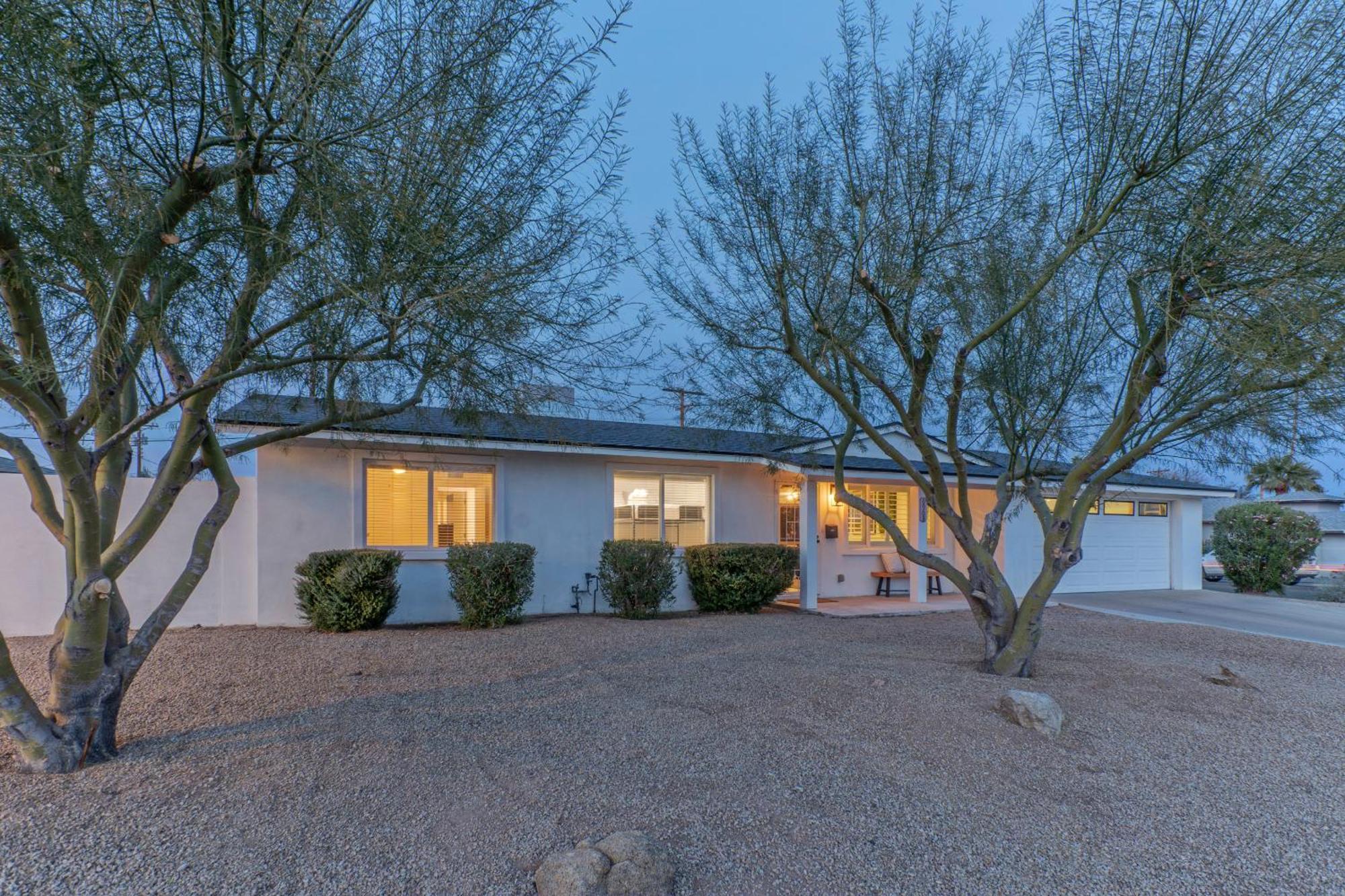 Holiday home Stylish 3br Retreat With Backyard Oasis Near Old Town